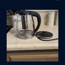 Elertric Kettle Pot, Two For 40 Or One For 25
