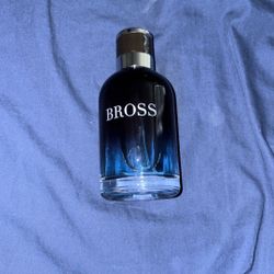 Bold and fresh, this cologne has a crisp, masculine vibe that turns heads without trying too hard. Clean, confident, and perfect for any day