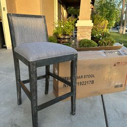 Barstool 