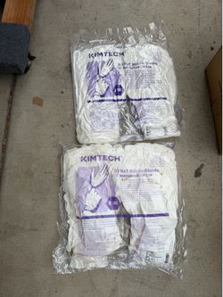 Guantes blancos muy resistentes mediano bolsa de 100 pido $5 la bolsa