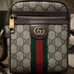 Gucci Ophidia GG Shoulder Bag