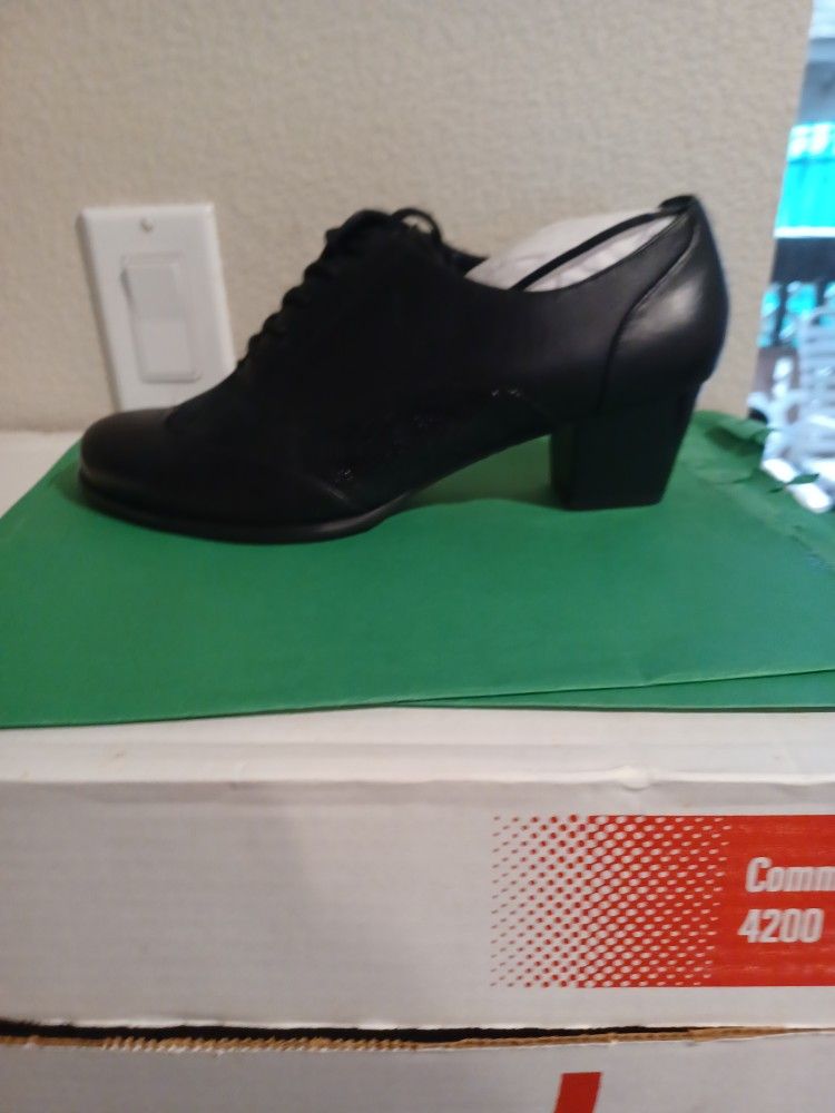 Ros Hommerson Annie Women's Lace-Up Shoes 11W