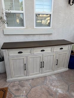 Large Tv stand / Sideboard Buffet Cabinet
