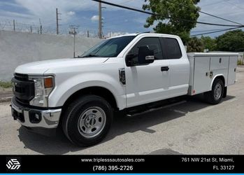 2022 Ford F350 Super Duty Super Cab & Chassis