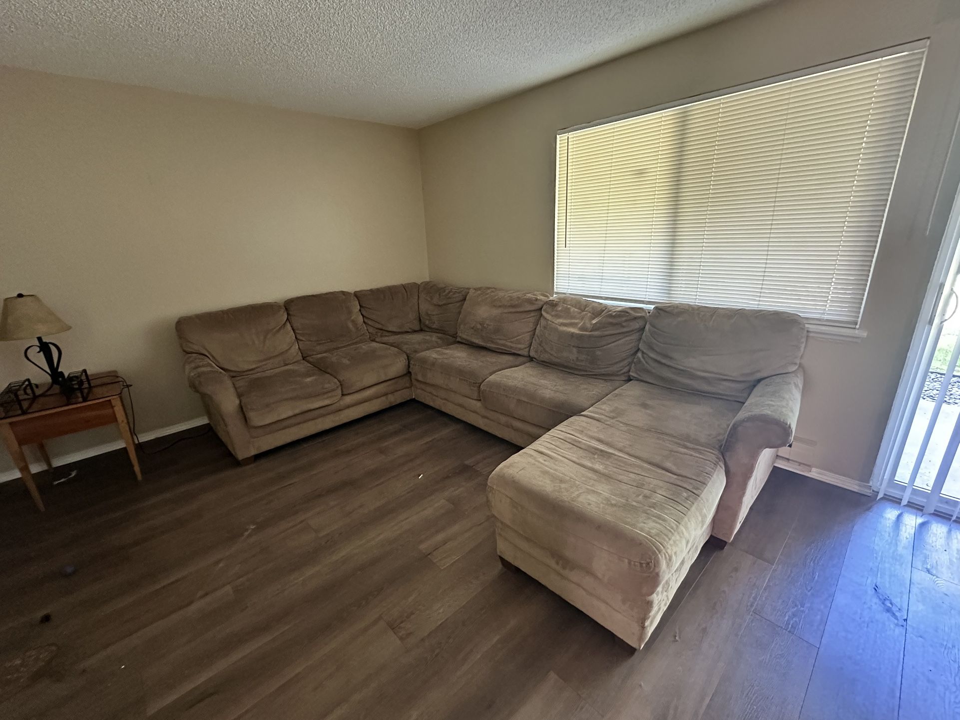 Free Sectional