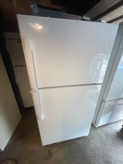 Top freezer refrigerator
