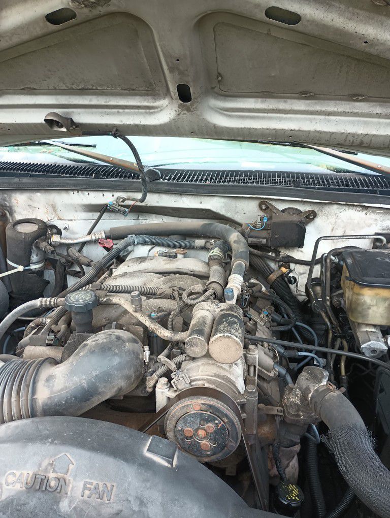2001 Chevy 8100 V8