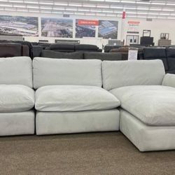 White Oversized Sectional, Seccional, Couch// 