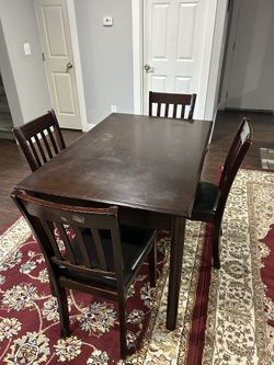 Dining Table With Two Drawers And Four Chairs