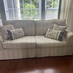 Shabby Chic Couch & Recliner 