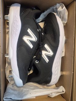 New Balance Womens Metal Cleats 9 1/2, $40