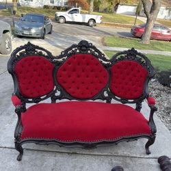 “Not a Sofa. A Statement.”r