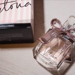 VICTORIA-Victoria Secret