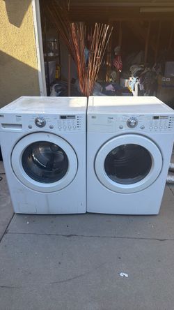 LG Tromm Front-Load Washer and Dryer Set