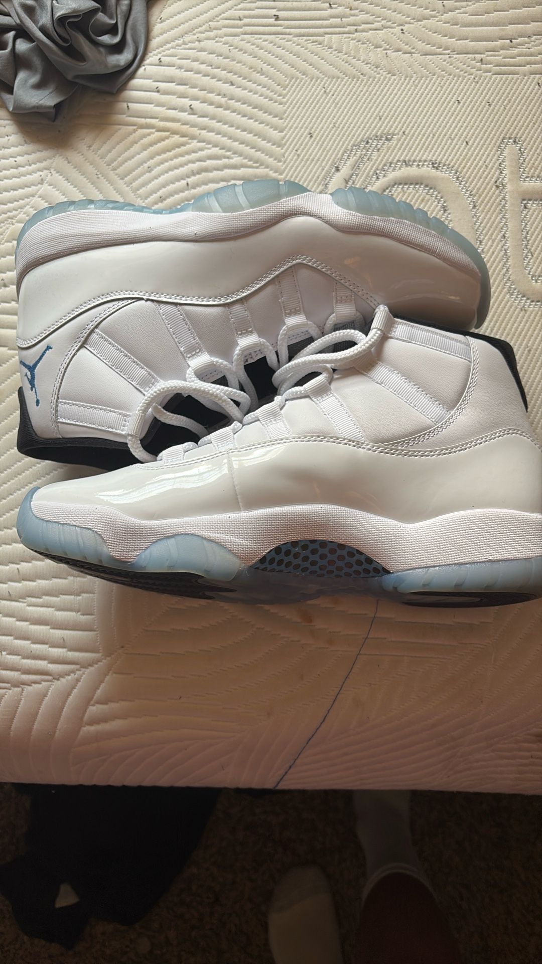 Jordan 11 Legend Blue Size 10