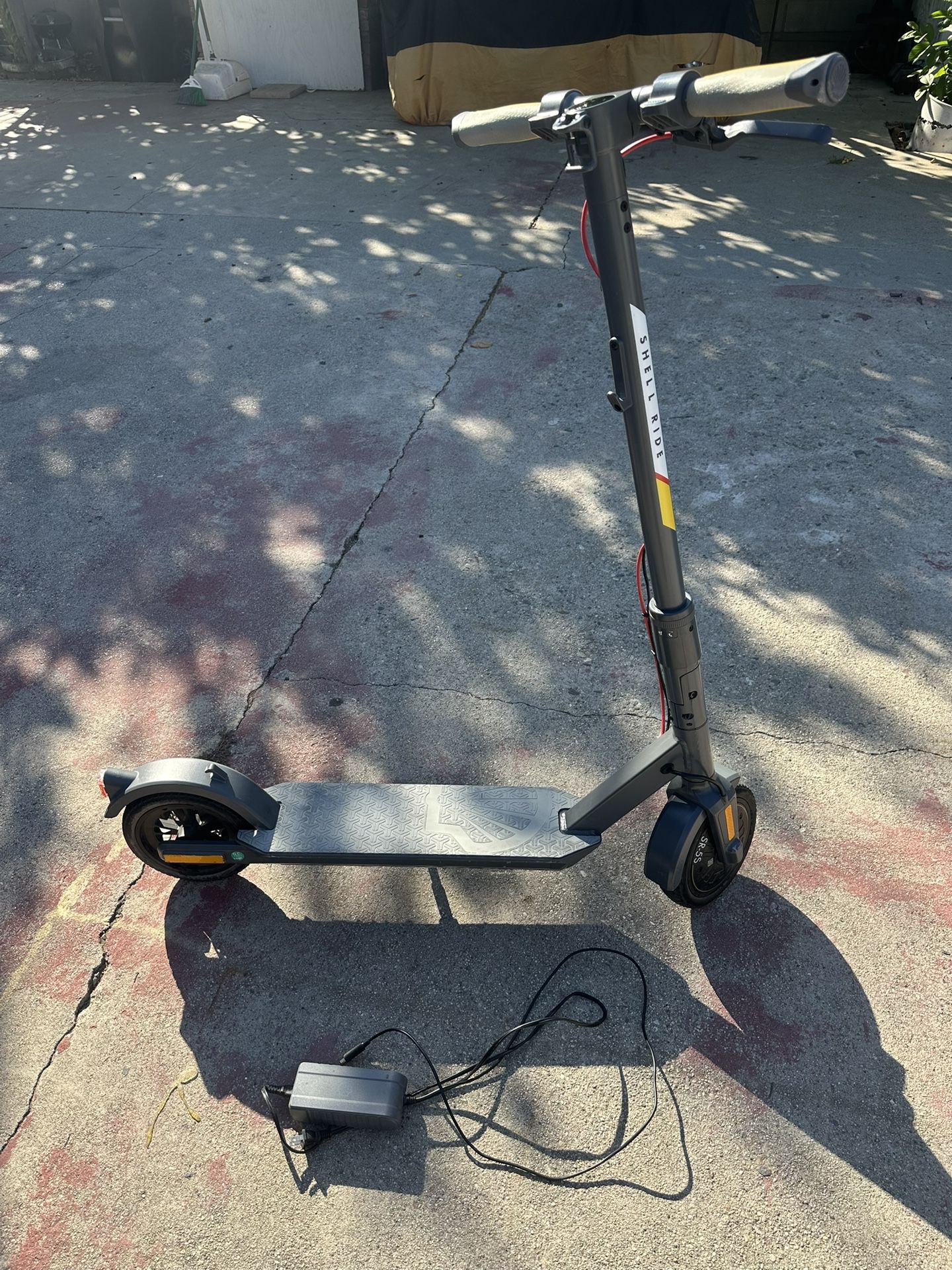 SHELL electric scooter