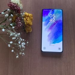 Samsung Galaxy S21 FE 5G ( Unlocked ) 128gb Black color