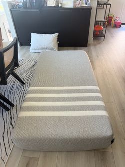 Leesa foam twin mattress