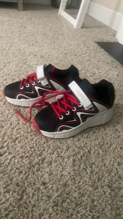 Kids heeley skate shoe
