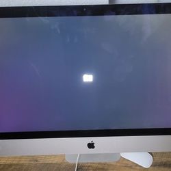 Apple Computer 26" Screen Powers On With Mouse And Keyboard 