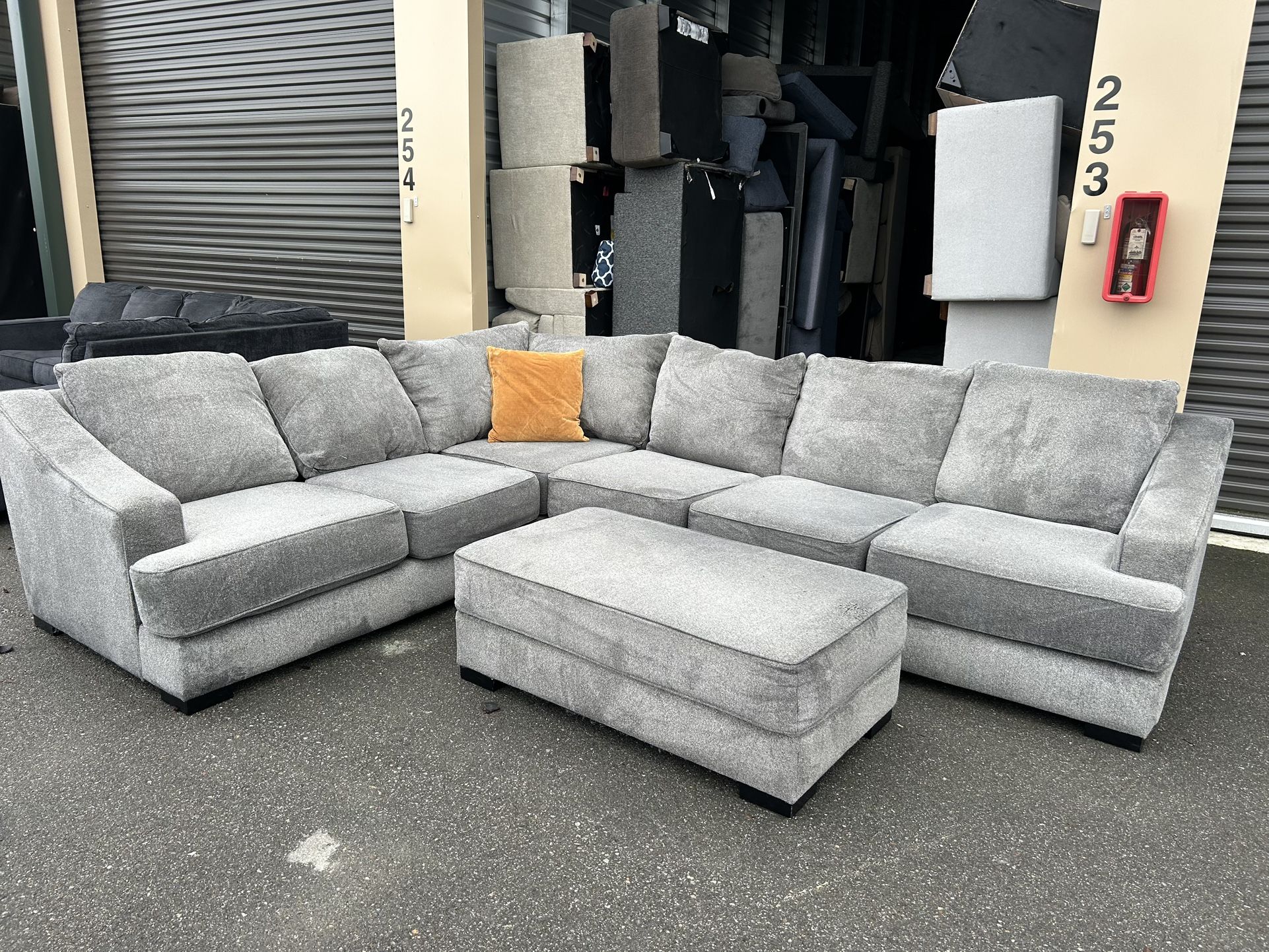 Sectional Couch 