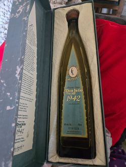 EMPTY   ORIGINAL  Don Julio 1942 box and bottle