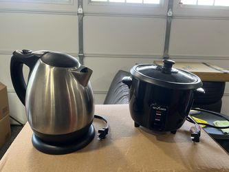 Electric kettle/Pot For (2)$8