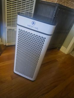 Air filter. Medify Air MA-40 Medical Grade Filtration H13 True HEPA 800 Sq. Ft. Air Purifier