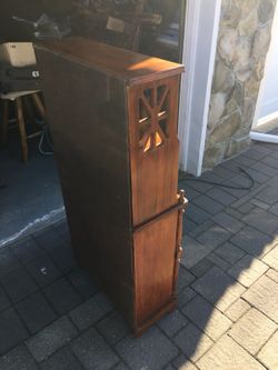 Gorgoues shelf cabinet.