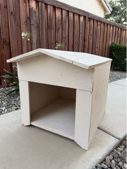 Wooden Dog House (White)