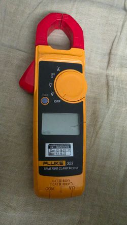 Fluke 323 True-RMS Clamp Meter