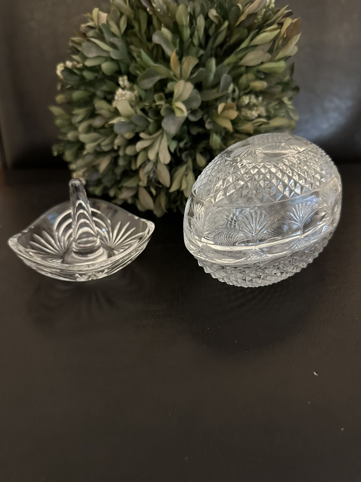 Avon Fostoria Lead Crystal Egg Trinket Bowl & Ring Holder 1970's