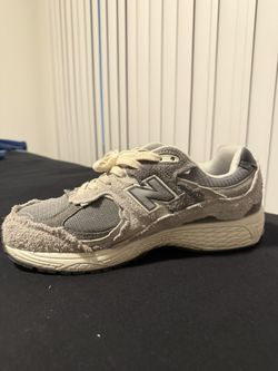 New Balance 2002 R, grey trainers #NewBalance