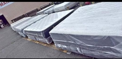 FREE DELIVERY !!! 🔥Mattress + Box Spring | Never Used | Take it Today