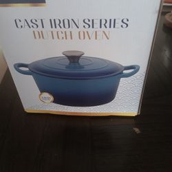 Cast iron Dutch Oven