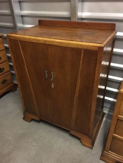 1935 CWS London Petite Armoire
