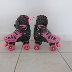 Roller Derby - Energy Flex Skates  Size 3-6 In Excellent Condition . Must See To Fully Appreciate .