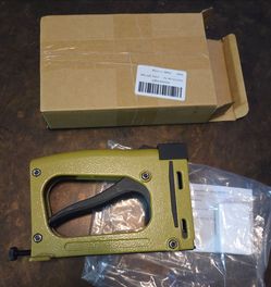 (301)
Point Driver, Picture Framing Tool with 1000 Points
No Jams, Low Strength Required, for Framing Paintings and Picture Frame