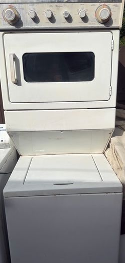 Stacable gas washer dryer