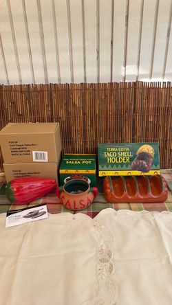 Salsa pot and chili pepper bowl