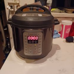 Instant Pot 6 Quart Duo Black SS 60 Electric Pressure Cooker
