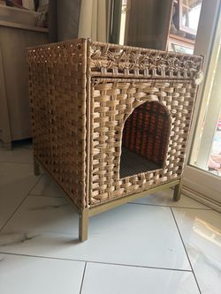 Cute Wicker Cat/Dog House