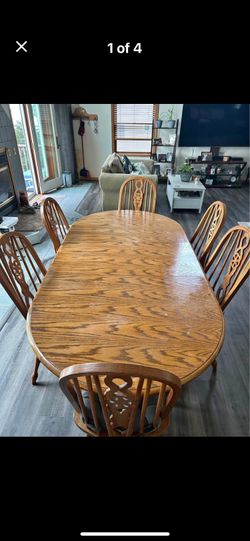 Kitchen, table and chairs