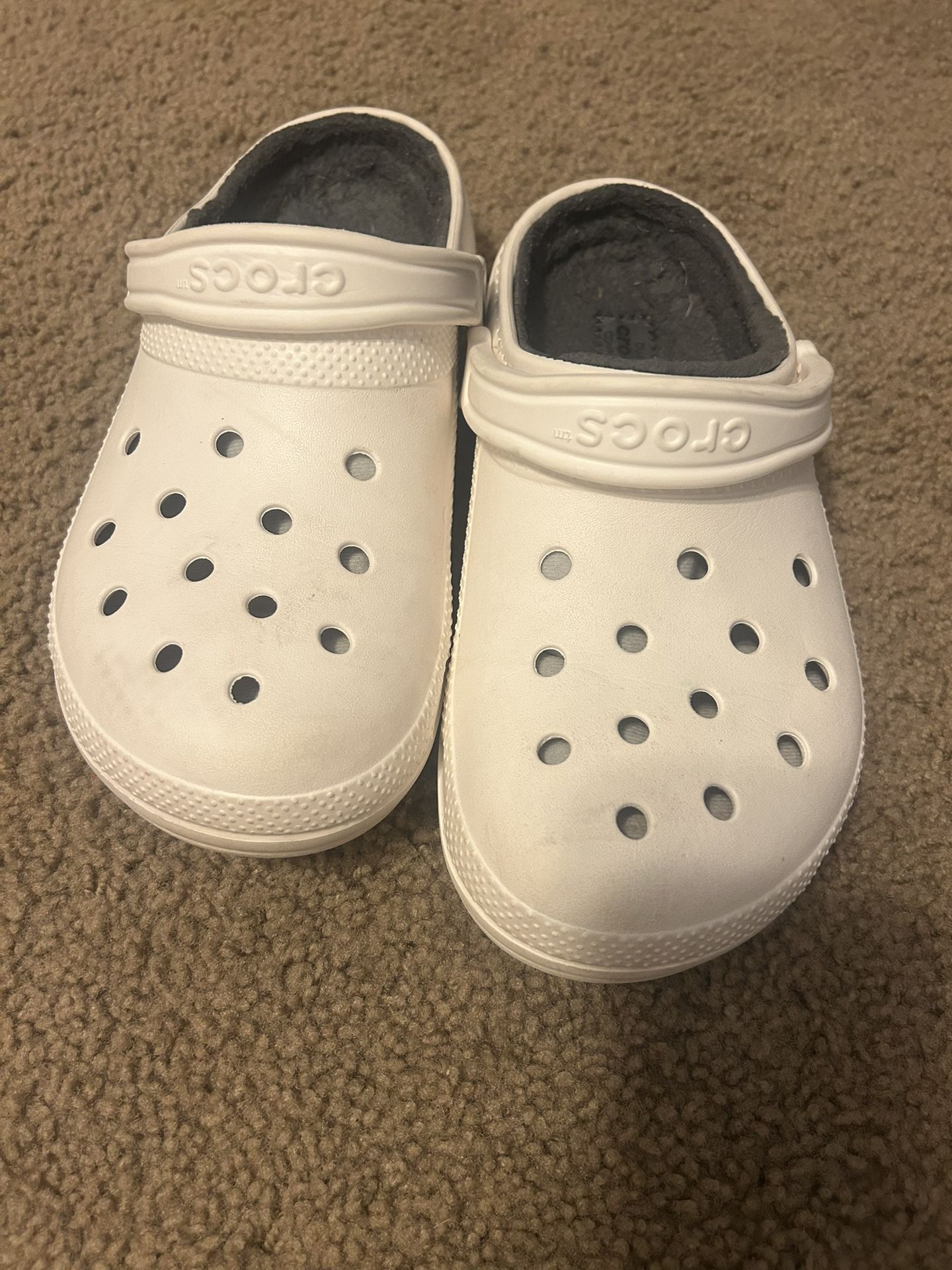 Crocs Women’s Size 9 (men’s 7)