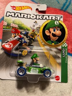 Hot Wheels Mario Kart Luigi Circuit Special