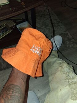 Bucket hat