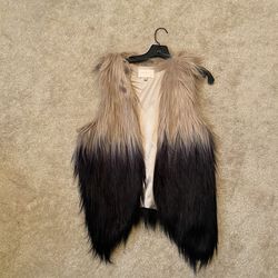 Womens Fur Vest Size Small But Fits Like Medium 
