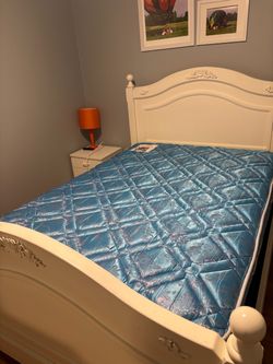 White full size bed