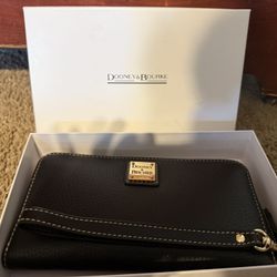 Dooney And Bourke Wallet