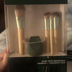 BRAND NEW Ecotools Dash Of Glow Set! 